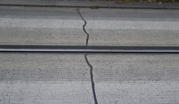 Renforcement, réparation, pontage ou colmatage de fissures